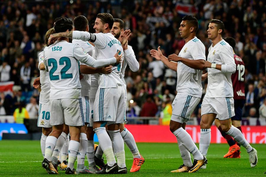 El Real Madrid quiere hacer del Bernabéu un fortín ante un Eibar que empató en el feudo blanco el pasado curso. El cuadro de Mendilibar necesita puntos para alejarse del descenso. 