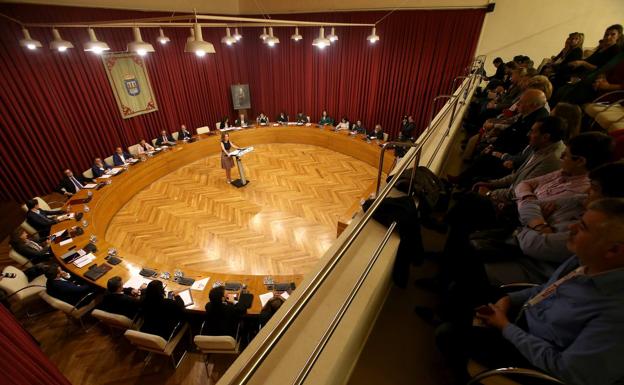 La oposición municipal critica que Gamarra presenta un «Logroño virtual»