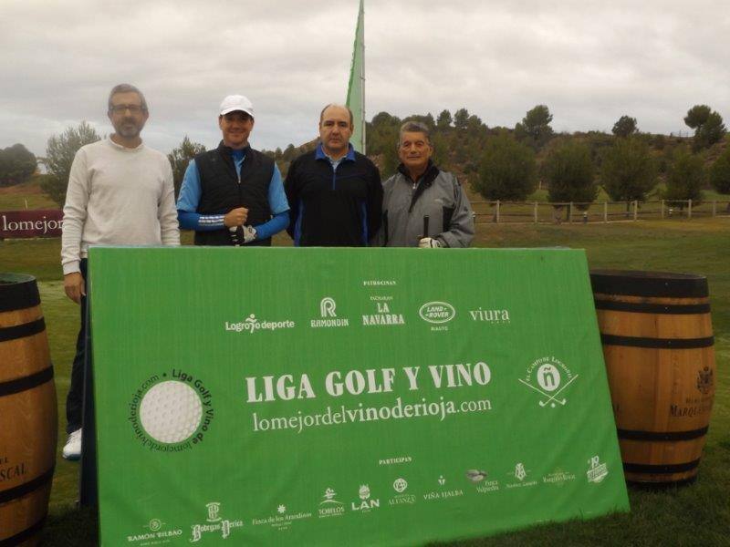 Los jugadores posan antes de comenzar la jornada.