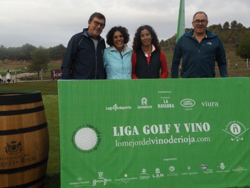 Los jugadores posan antes de comenzar la jornada.