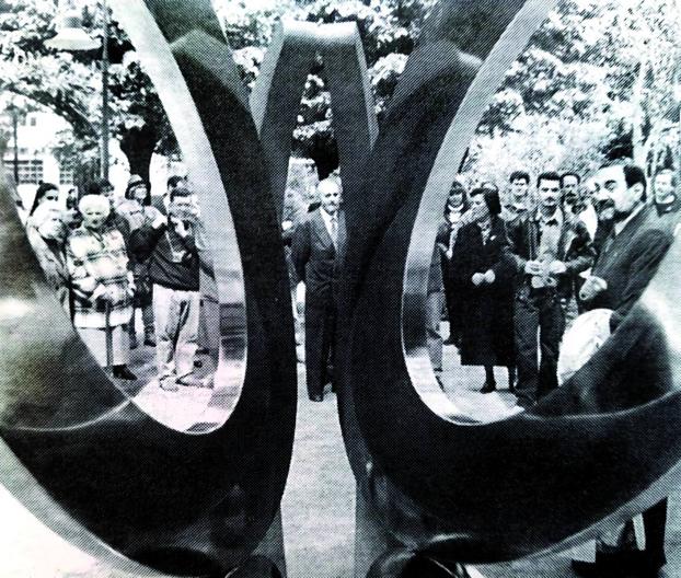 Imagen de archivo de la inauguración de la 'Mariposa' en el Carmen con Manuel Sáinz como alcalde de Logroño. 