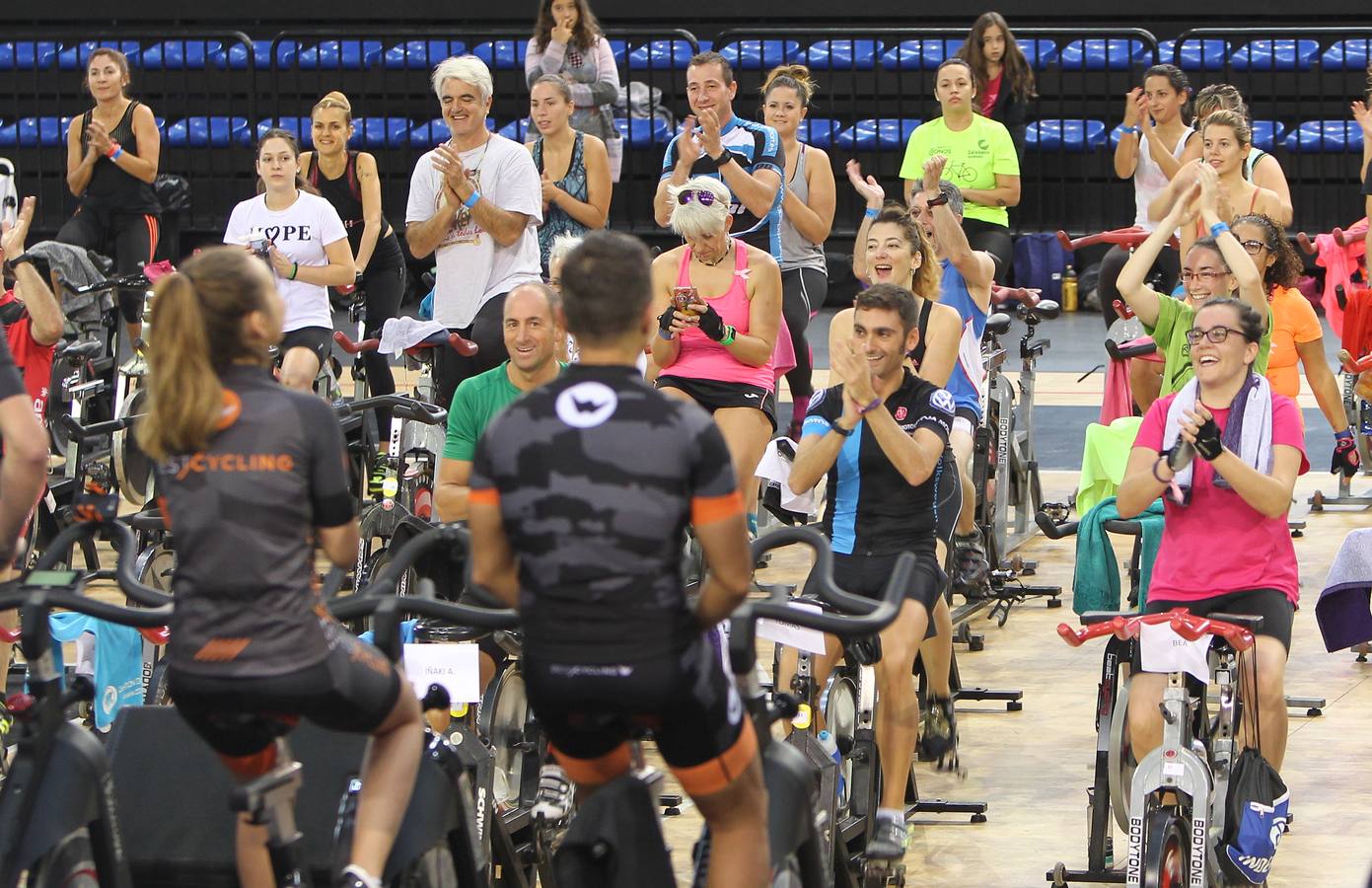 Se ha celebrado en el Palacio de los Deportes el III Logroño Fitness Day, cuya recaudación se destinará de forma íntegra a la Asociación Española contra el Cáncer (AECC) para la investigación sobre esta enfermedad