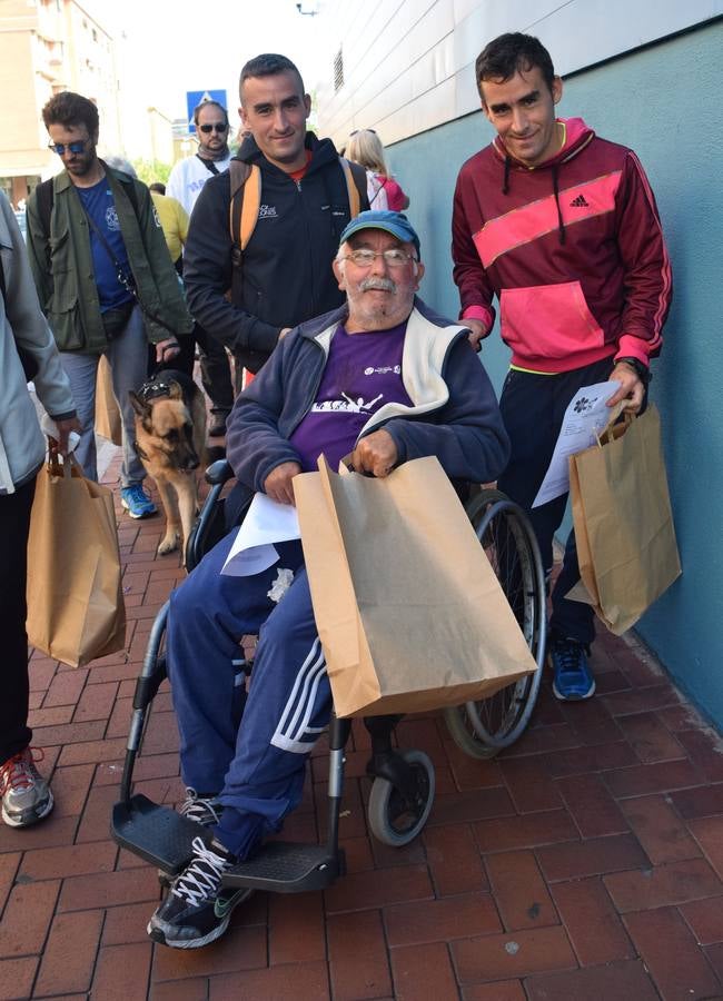 iel a su cita con la solidaridad, la tradicional marcha ASPACE ha echado a andar este domingo, 29 de octubre, desde el polideportivo municipal de Las Gaunas con la participación de alrededor de 3.000 personas que han querido apoyar esta iniciativa que pretende concienciar a la sociedad riojana sobre la realidad de las personas con parálisis cerebral.