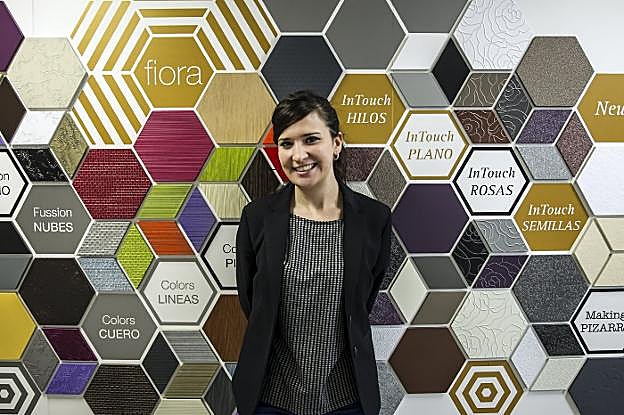 Alba Marcilla es becaria en la actualidad en la empresa Fiora Bath Collections. :: 