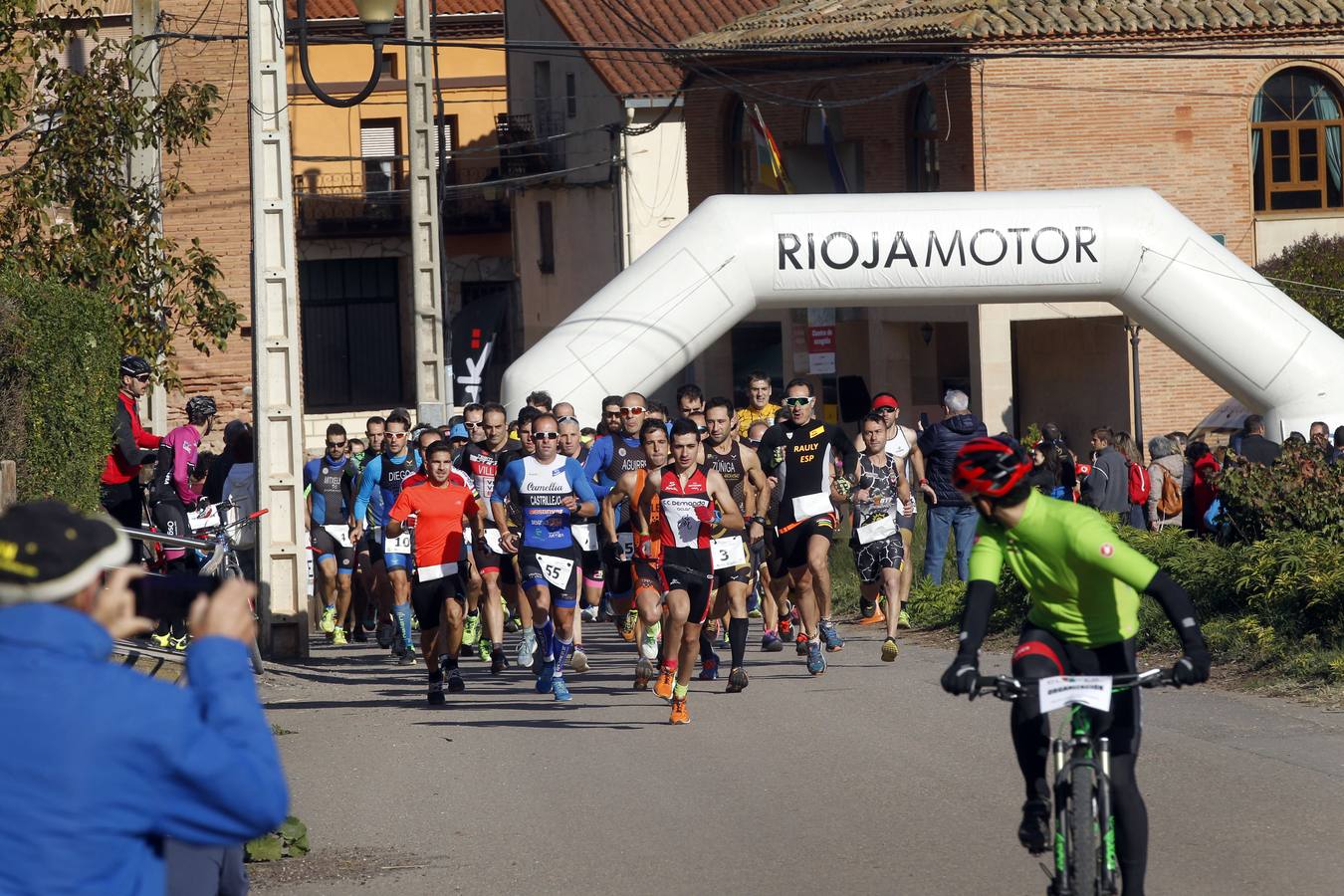 Un día magnífico ha acompañado a la celebración este domingo de la Duatlón de Moncalvillo, que ha dejado escenas preciosas