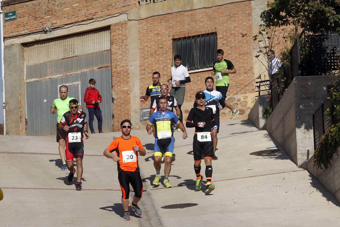 Un día magnífico ha acompañado a la celebración este domingo de la Duatlón de Moncalvillo, que ha dejado escenas preciosas