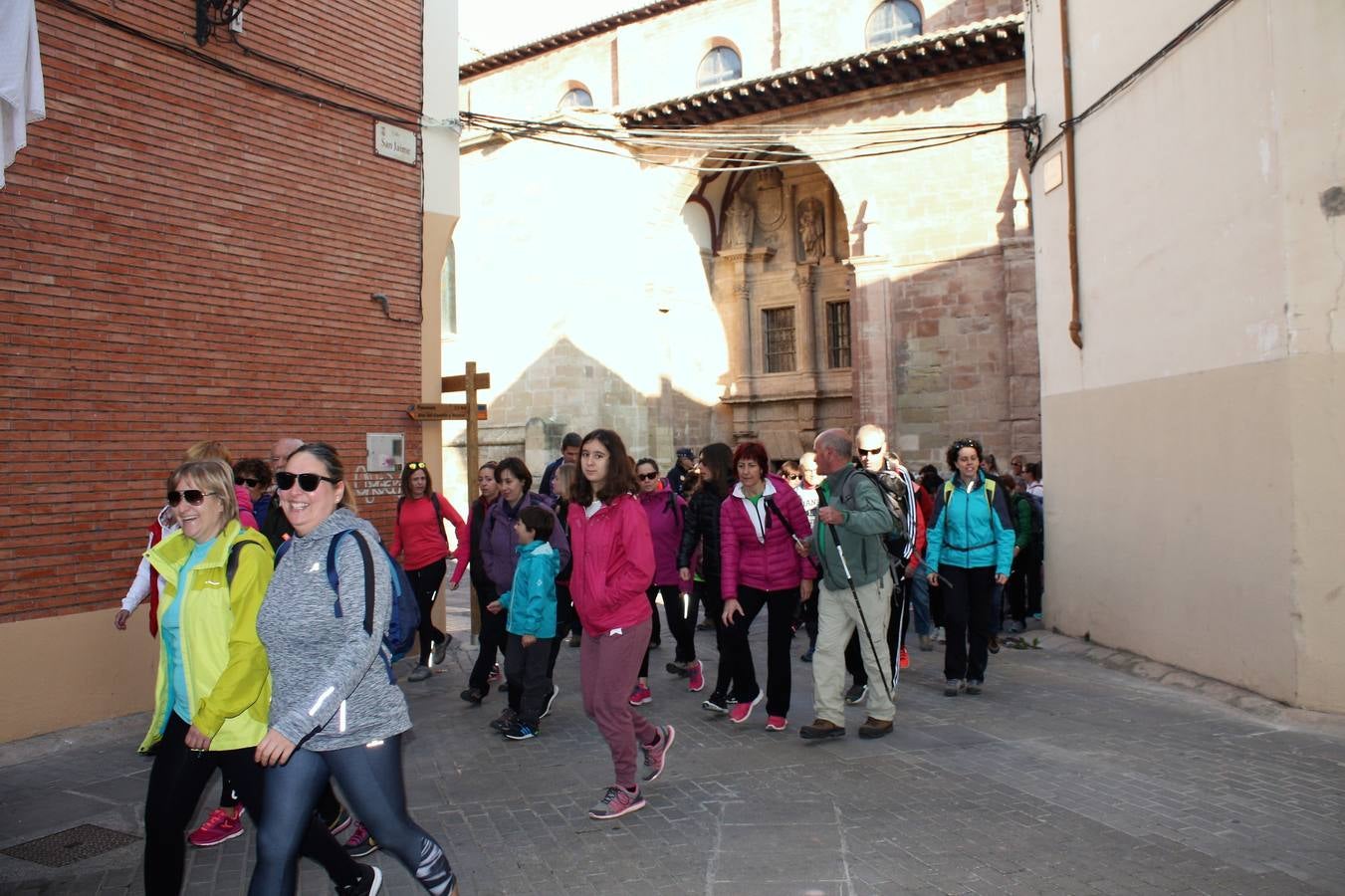 Unas 350 personas participan en la tercera Marcha del Camino del Rey