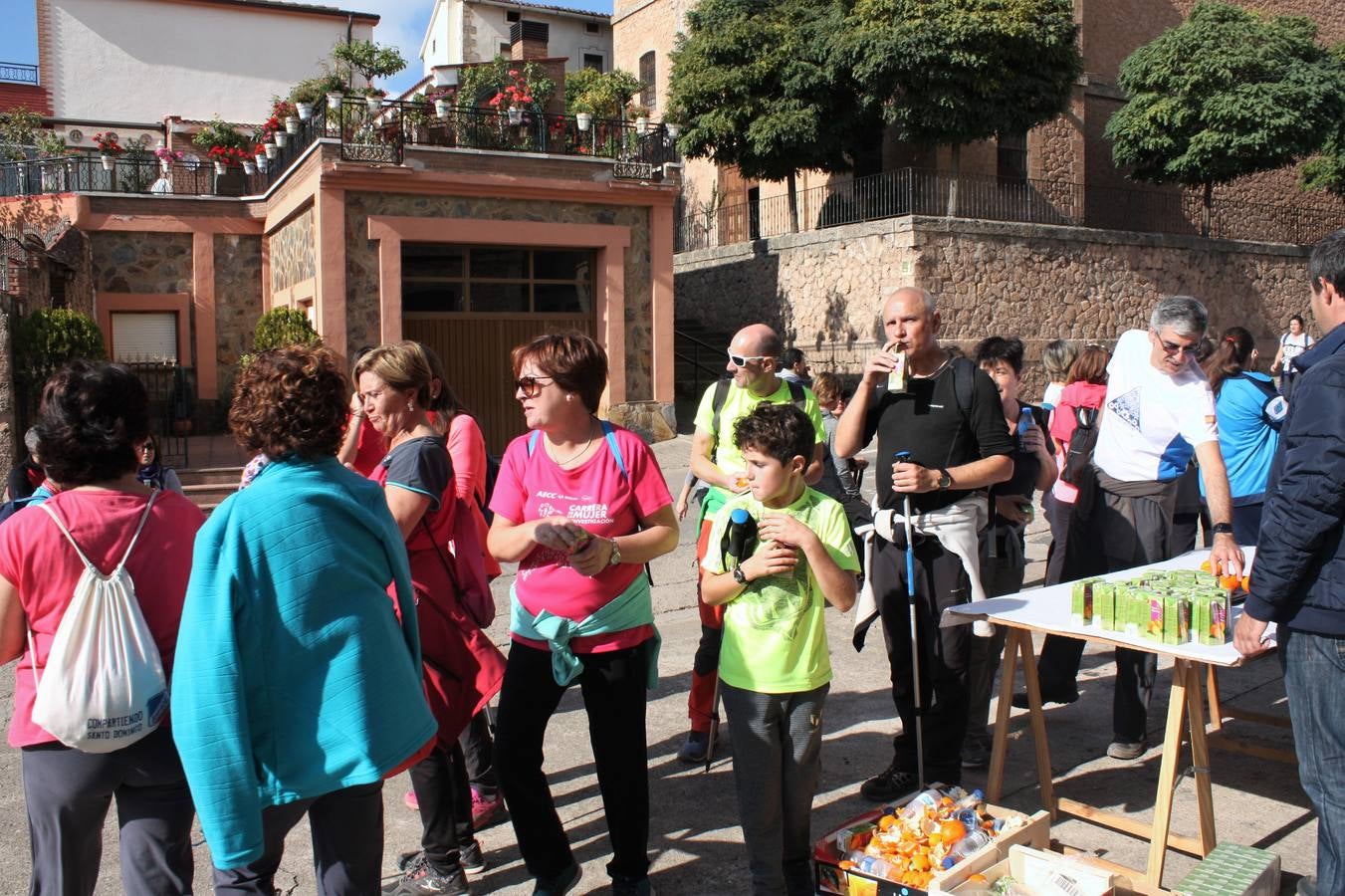 Unas 350 personas participan en la tercera Marcha del Camino del Rey