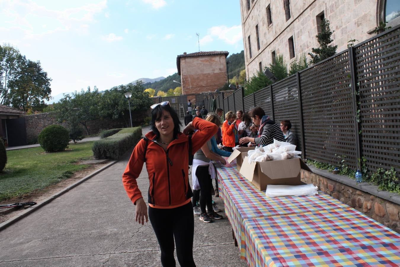 Unas 350 personas participan en la tercera Marcha del Camino del Rey