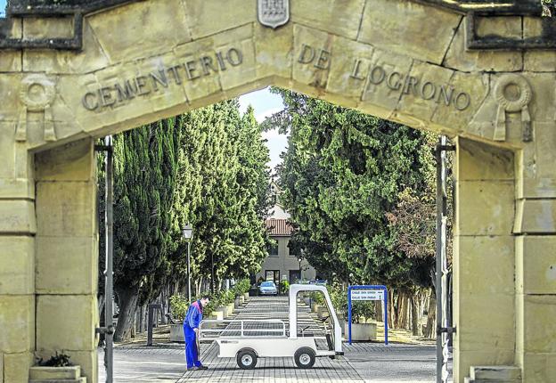 Vivir de la muerte, un negocio agridulce