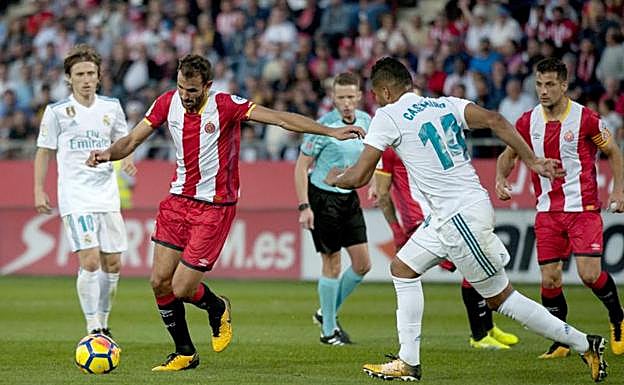 El Real Madrid, en el estadio Motilivi en Girona. 