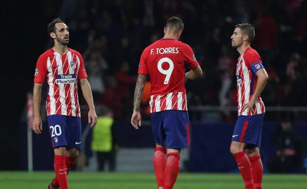 Juanfran, Torres y Gabi tras el 1-1 ante el Qarabag