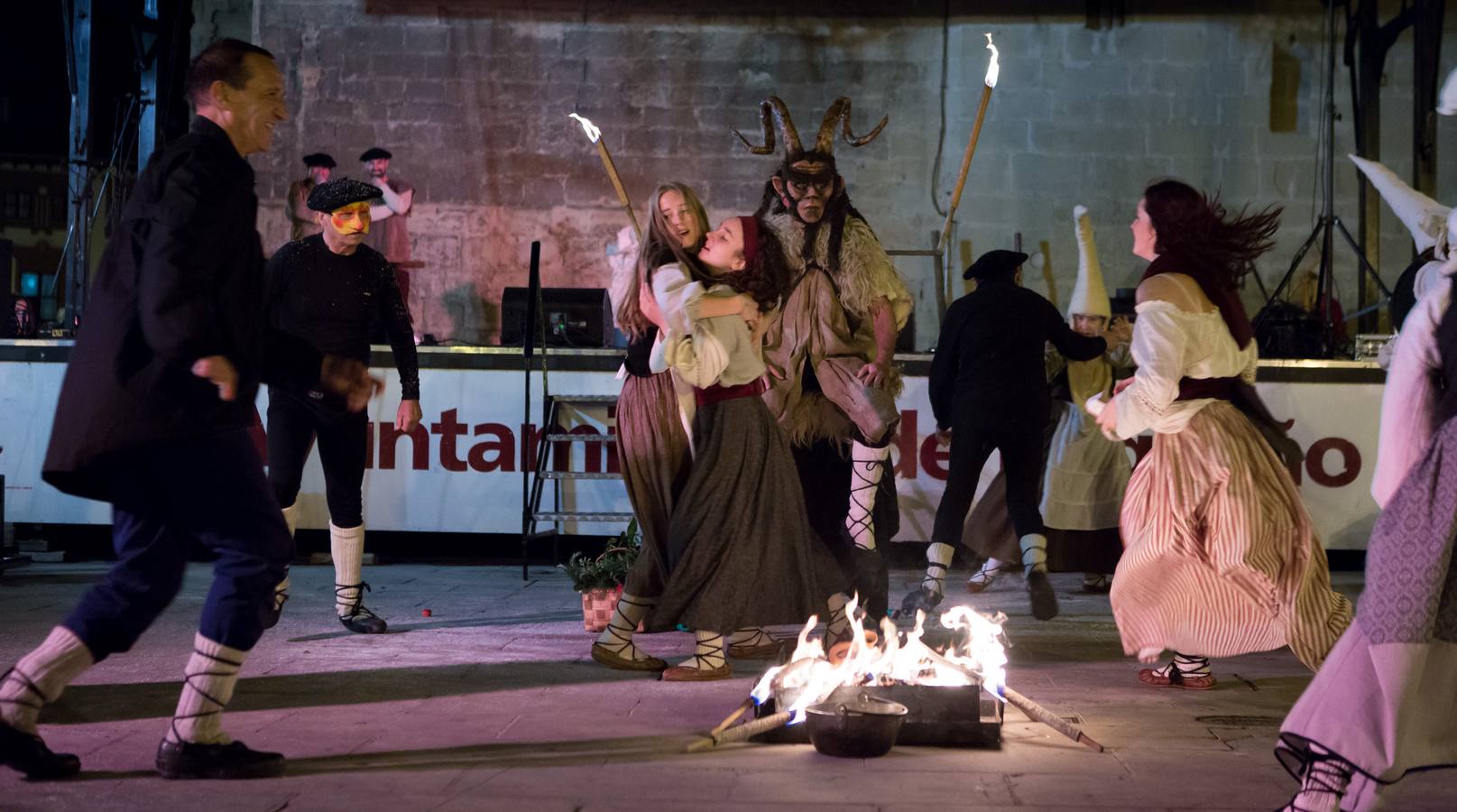 Logroño se llena de brujas para rememorar el auto de fe de 1610