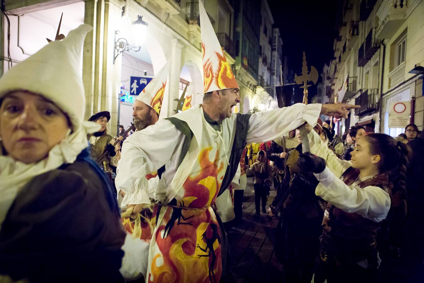 Logroño se llena de brujas para rememorar el auto de fe de 1610