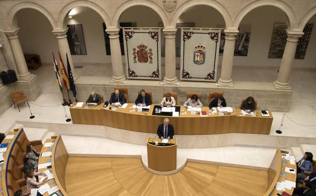 Intervención de Ceniceros en el Parlamento de La Rioja. 