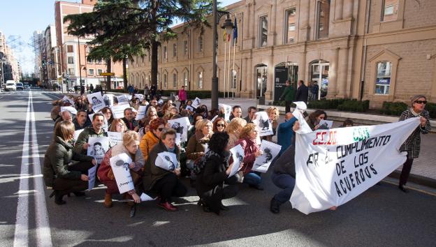 PROTESTA DE LOS FUNCIONARIOS