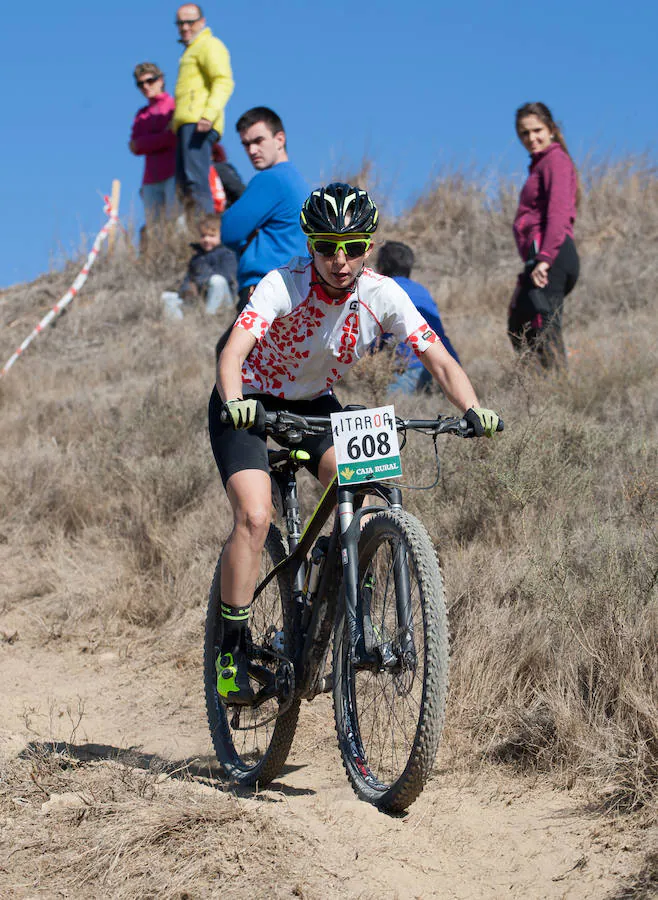 Los ciclistas riojanos conquistan nueve podios en el Open de bicicleta de montaña del Diario de Navarra en un espectacular cierre de competición en Estella