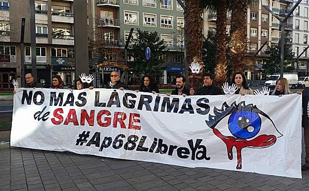 Pancarta de la Plataforma pro liberalización de la AP-68