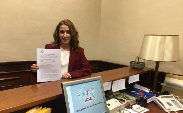 Sara CArreño, en el registro del Congreso