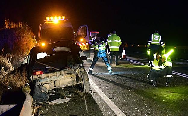 Tres heridos en un accidente entre un camión y dos coches en la N-232 en Fuenmayor