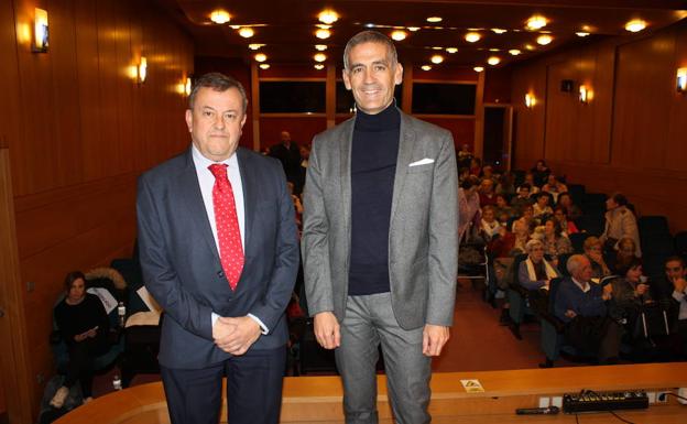 Juan Ramón Rábade y Carlos Felices, en el curso sobre Salud Púlbica y Consumo. 