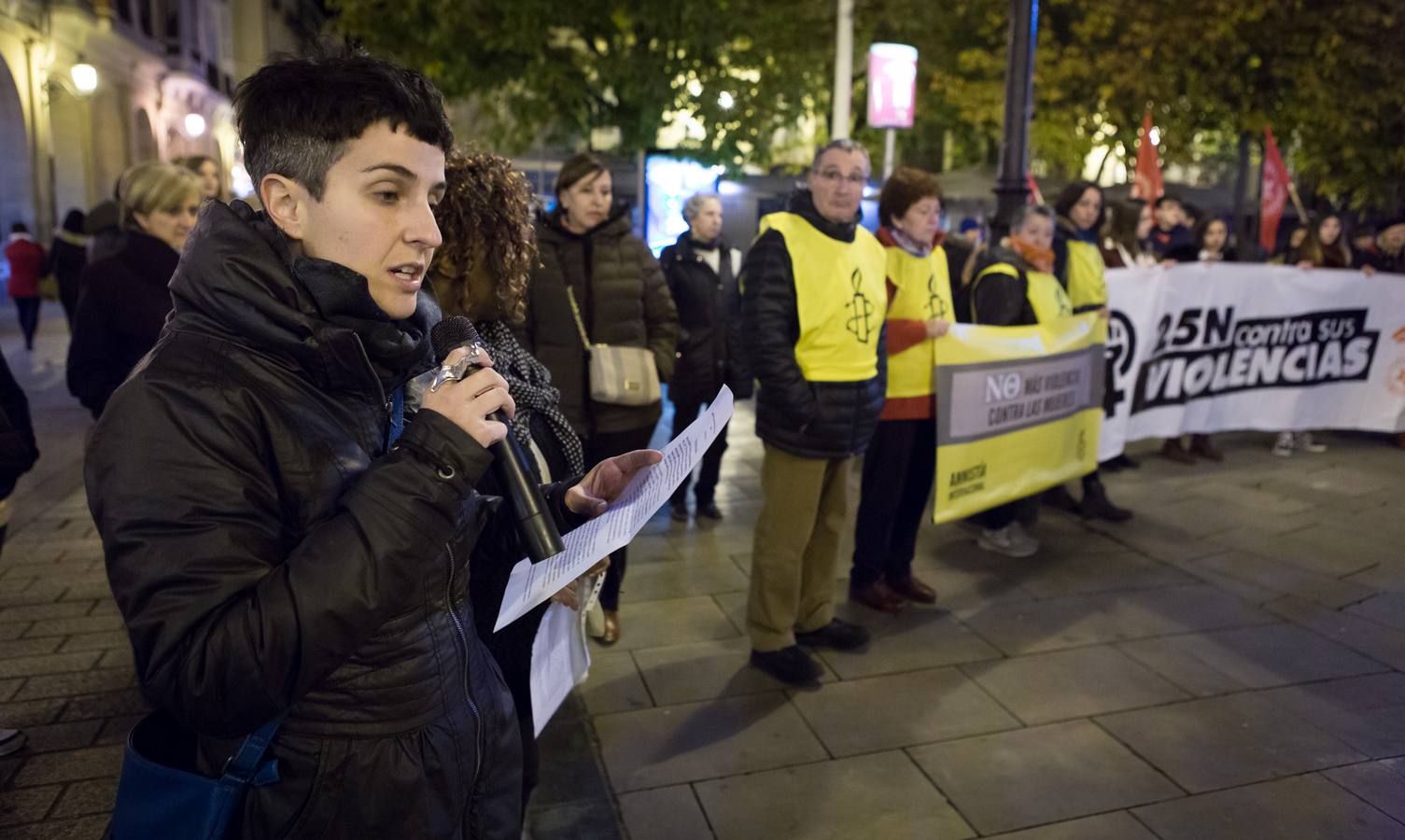 Actos reivindicativos y de protesta en el día contra la violencia de género en Logroño
