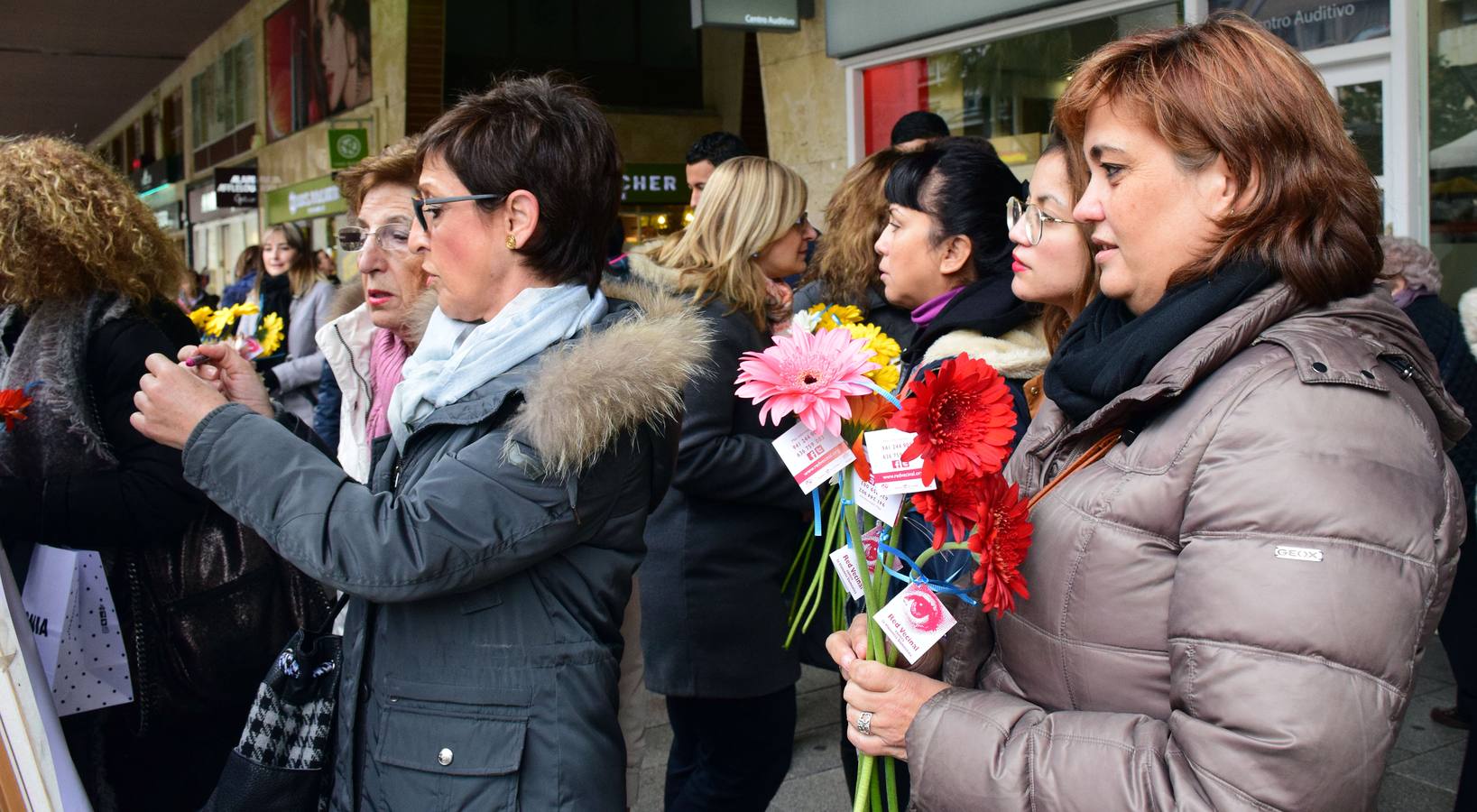 Actos reivindicativos y de protesta en el día contra la violencia de género en Logroño