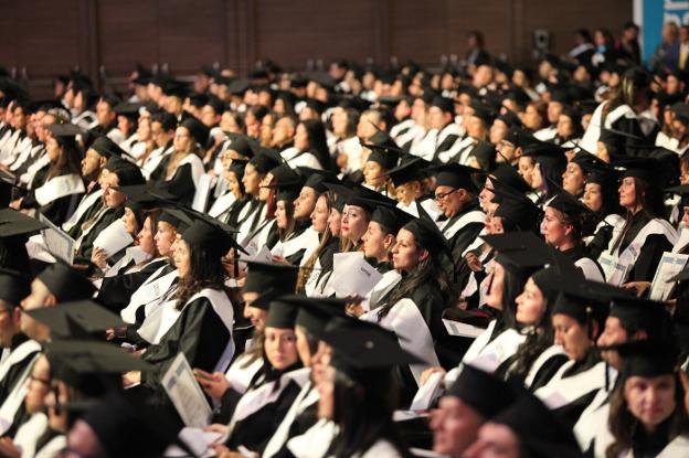Mil alumnos en la graduación de la UNIR en Bogotá
