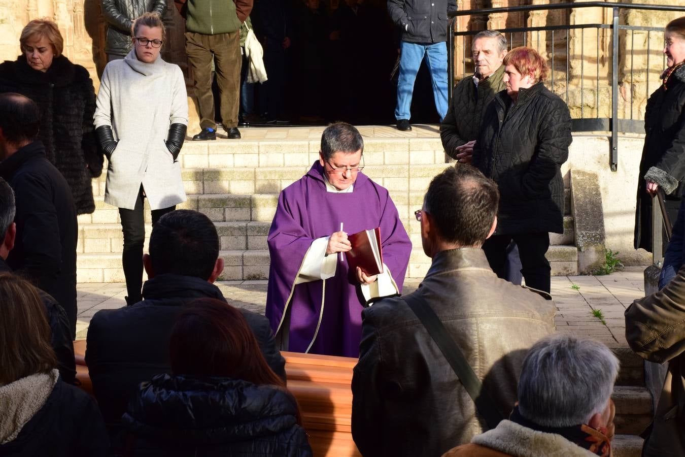 Villamediana despidió con emoción a Jesús Ruiz Bastida. El pelotari de 54 años, que logró la plata olímpica en Barcelona'92, falleció el pasado viernes tras una larga enfermedad