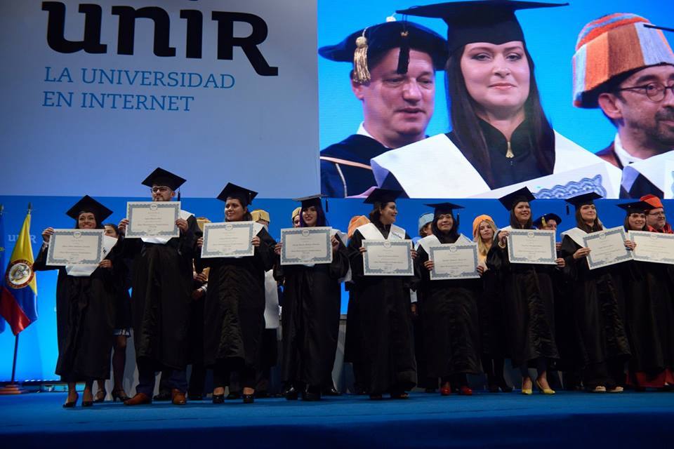 Un millar de alumnos de diez países americanos asistieron en Bogotá al acto de graduación de la Universidad Internacional de La Rioja (UNIR).