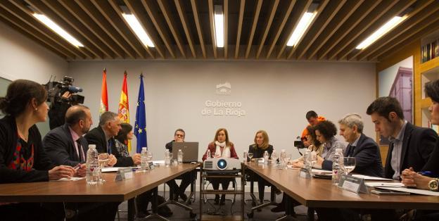 Reunión constituyente del comité riojano para el seguimiento del 'brexit', celebrada el pasado mes de marzo.