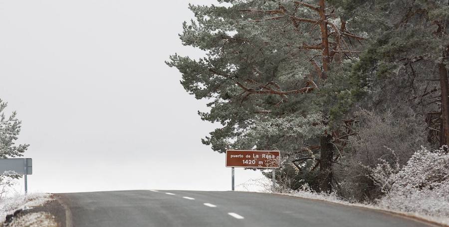 Los paisajes de los municipios se fueron pintando de blanco en la mañana de este viernes