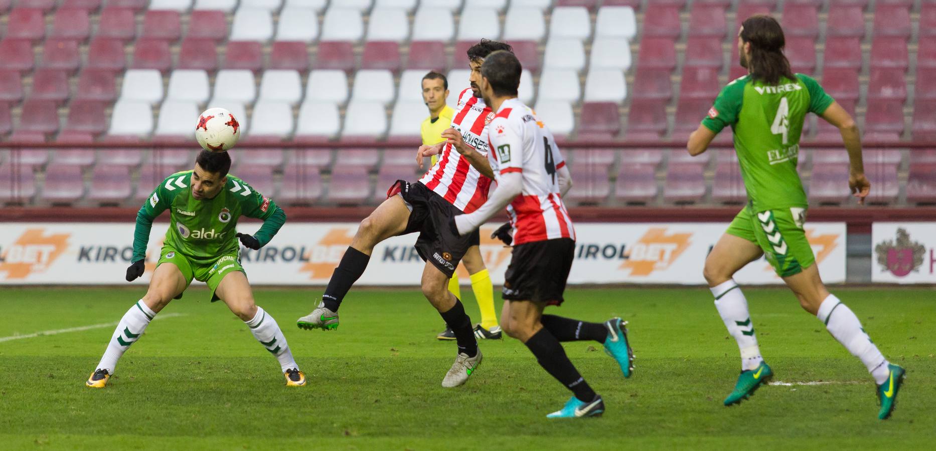 La UD Logroñés ha logrado una gran victoria ante el Racing por 2-1