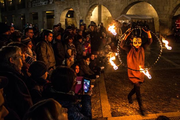   Espectáculo de fuego en el Mercado Medieval.