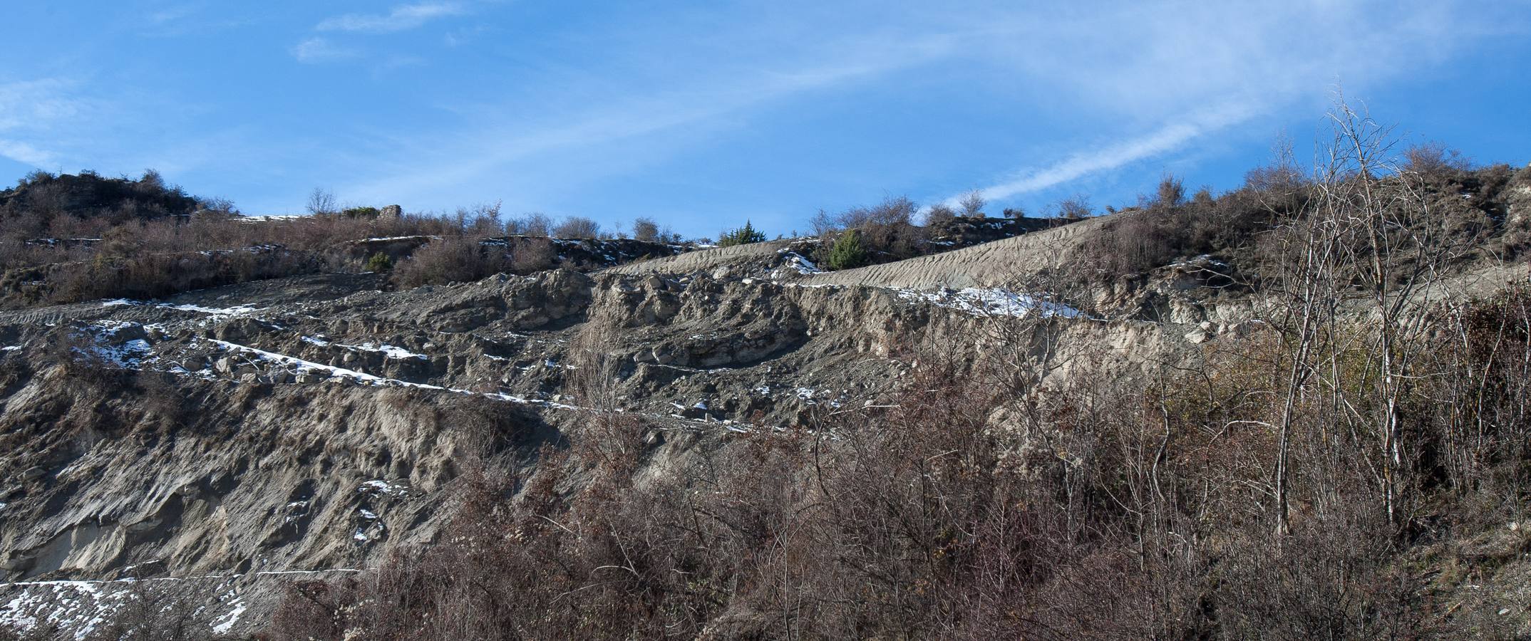 El municipio denuncia el impacto paisajístico que causa el embalse del Camero Viejo, a punto de concluir sus obras