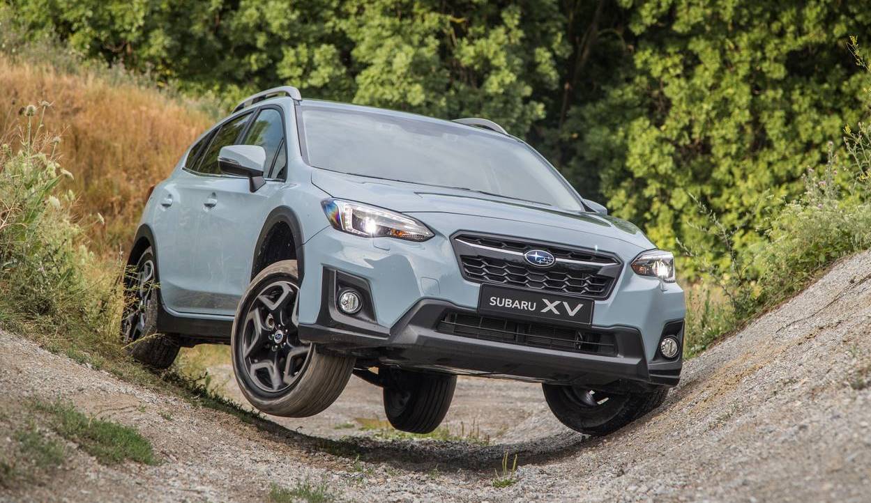 La segunda generación del Subaru XV empieza a venderse y las primeras unidades llegan a finales de año. Fiel a la tradición, equipa tracción a las cuatro ruedas, motor tipo bóxer y ahora solo se comercializa con cambio automático. La gama parte desde 21.900 euros que cuesta el 1.600.