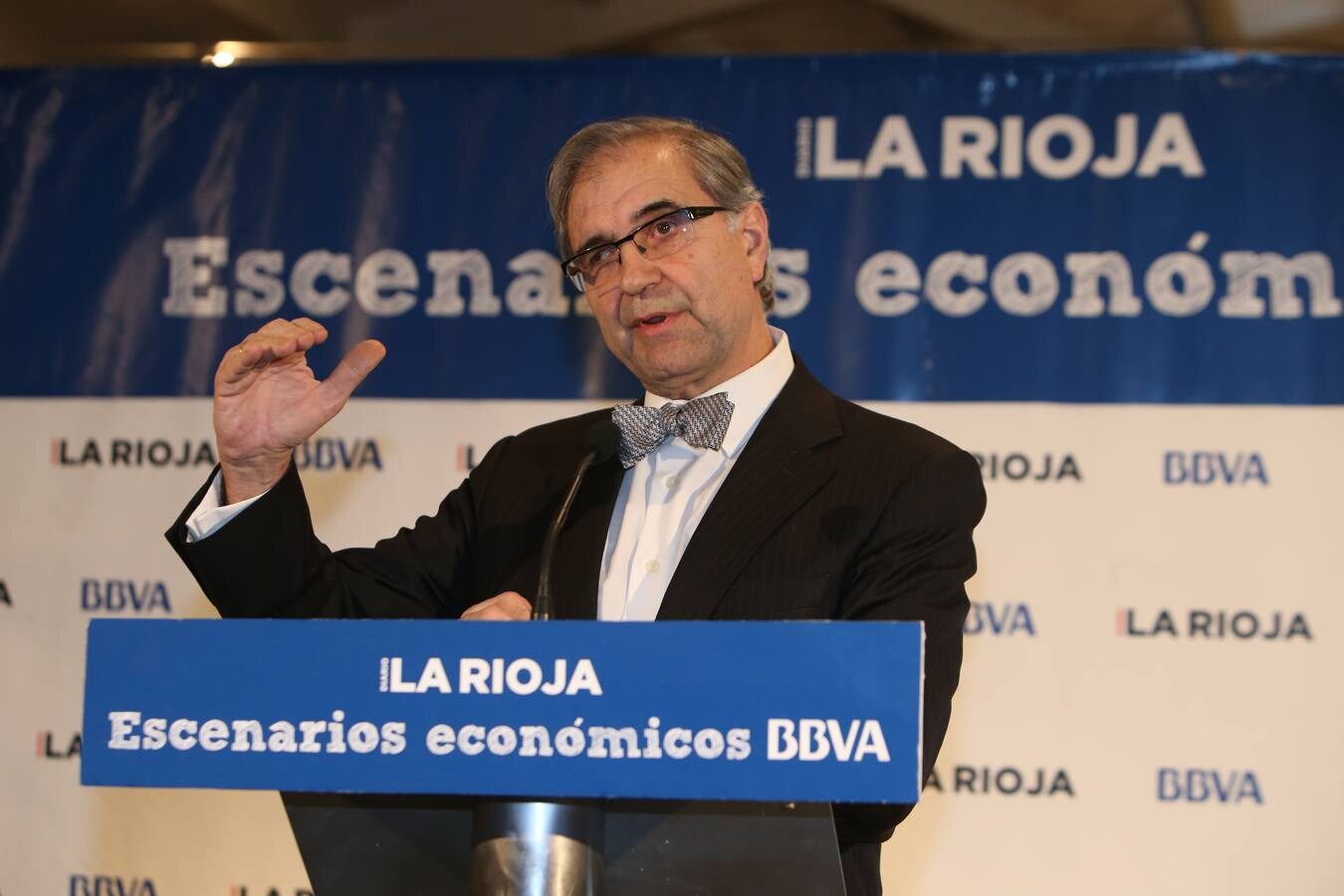 El experto del BBVA ofrece una charla en Bodegas Franco Españolas