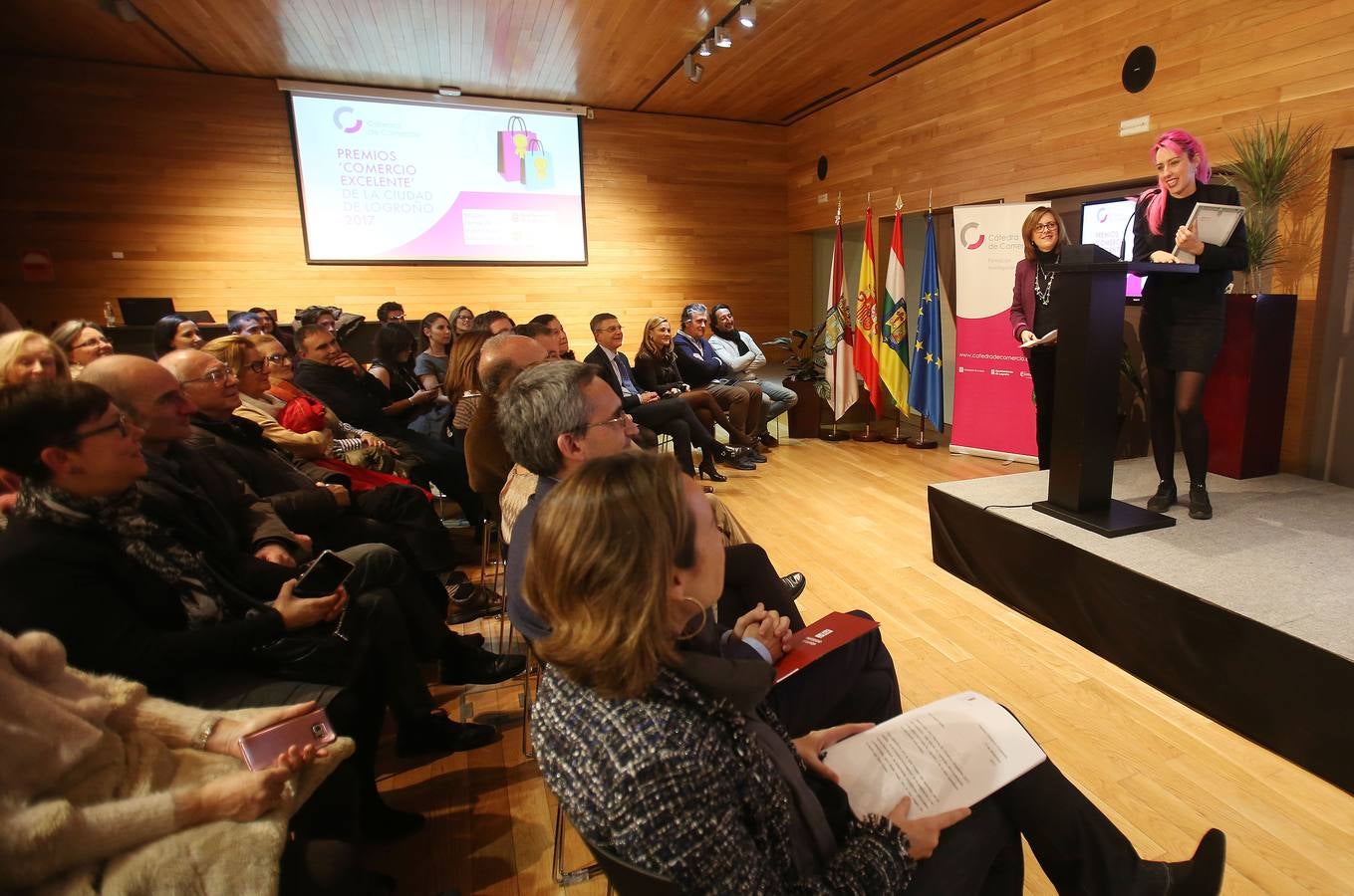 Han sido galardonados: Juan Cruz del Río, Premio Honorífico a la Mejor Trayectoria Individual; La Golosina, Premio Honorífico a la Mejor Continuidad Empresarial; Asociación Cultural Lovisual, Premio a la Mejor Campaña Comercial; La Frikilería, Premio a la Mejor Reputación 'On line'; Herbolario Arcoirís, Premio al Mejor Comercio Adaptado.