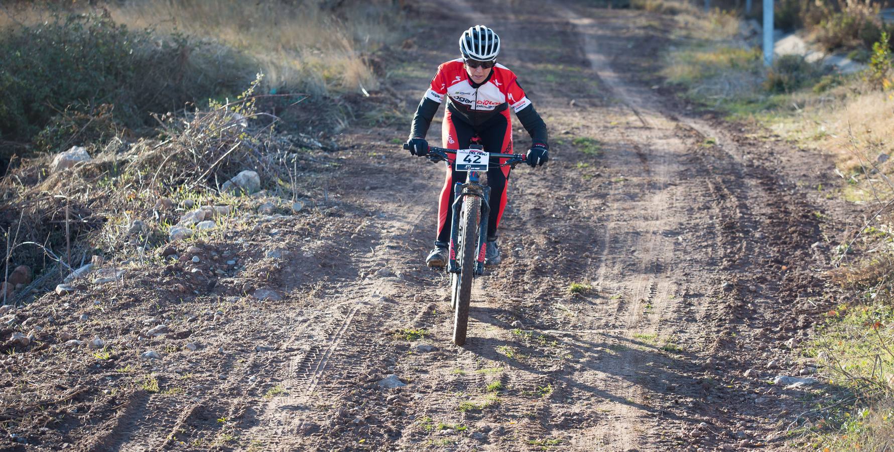 Los ciclistas disfrutaron de una estupenda carrera.