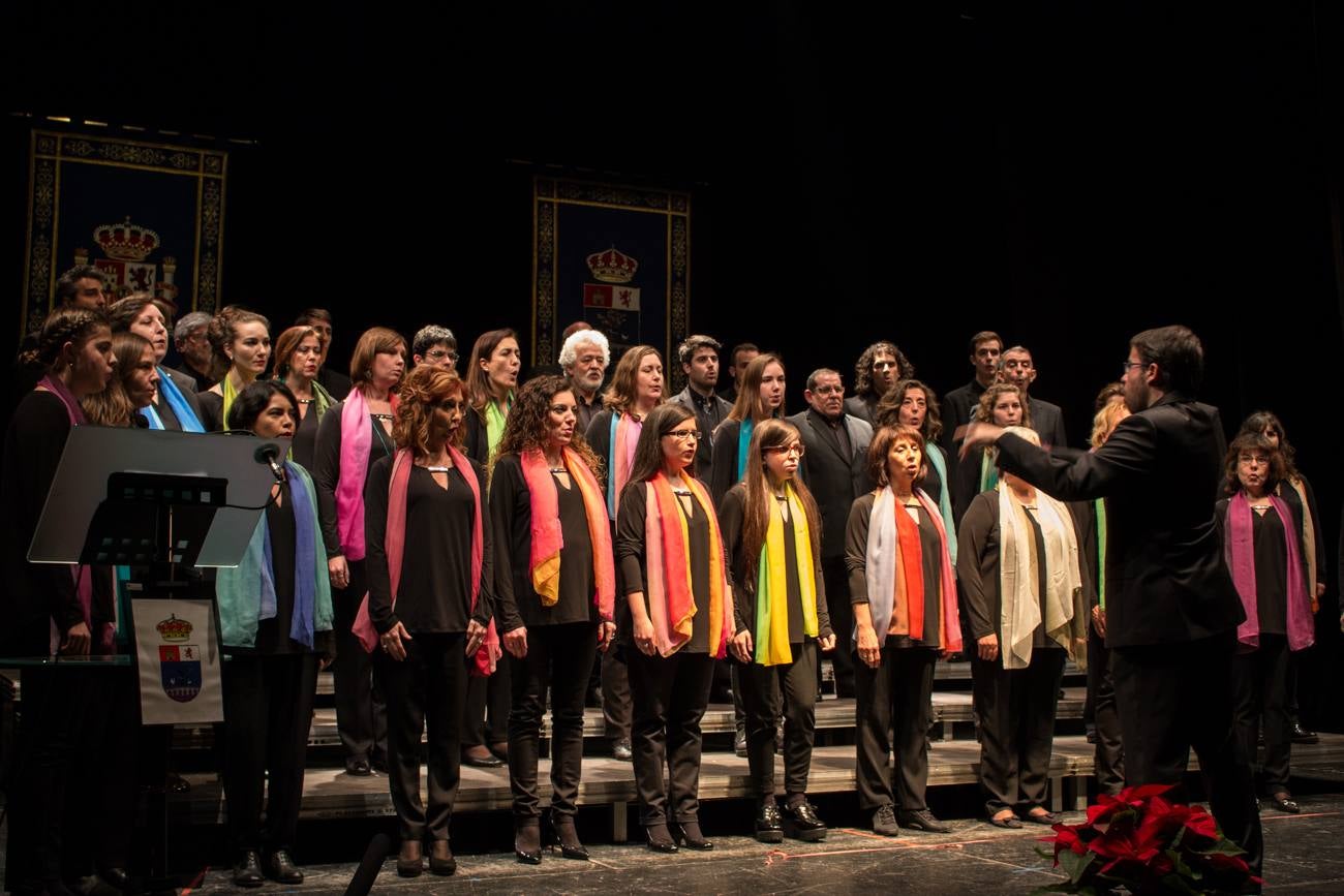 El coro H2Voz, de Logroño, ganó el 27 certamen nacional de villancicos en el Teatro Avenida