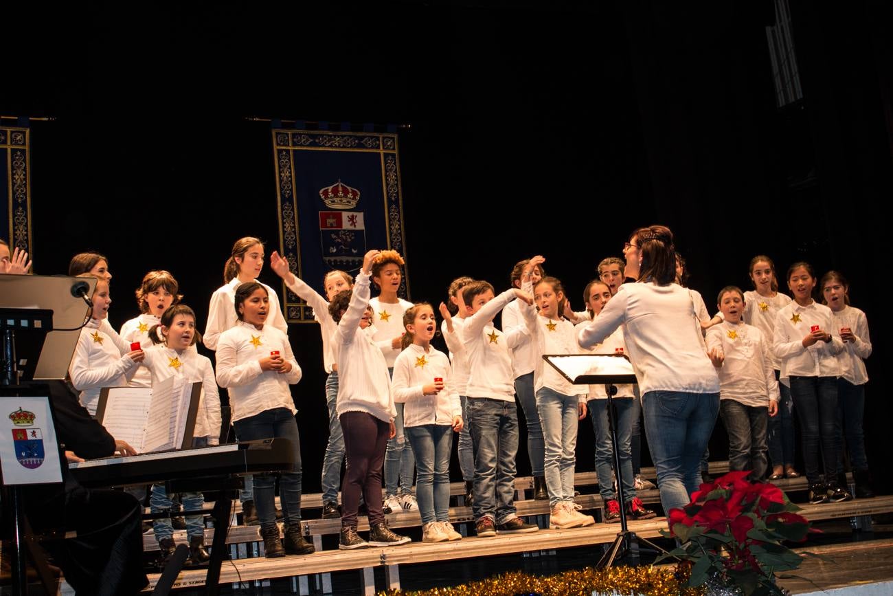 El coro H2Voz, de Logroño, ganó el 27 certamen nacional de villancicos en el Teatro Avenida