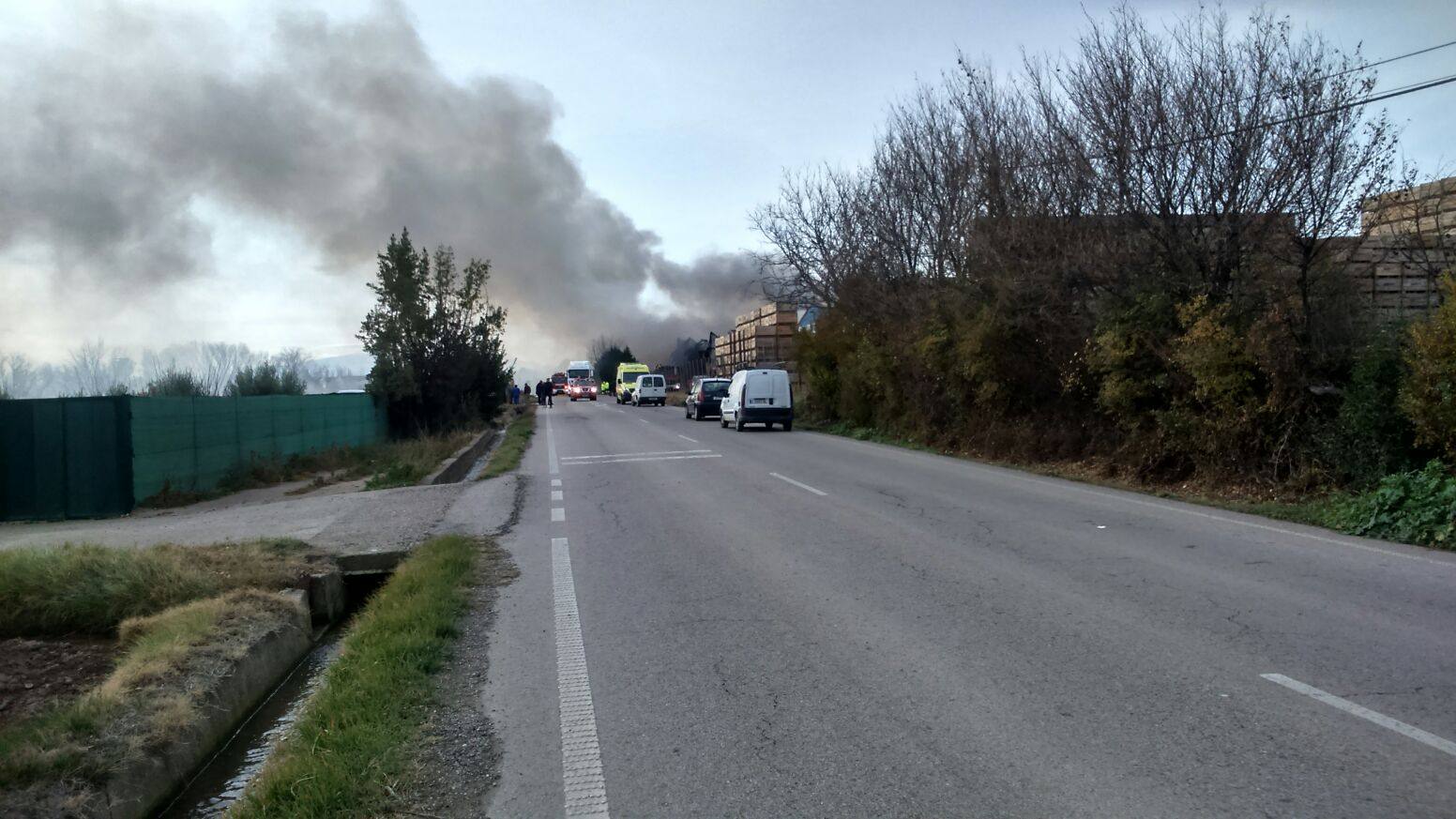 El fuego ha calcinado la nave anexa a la empresa