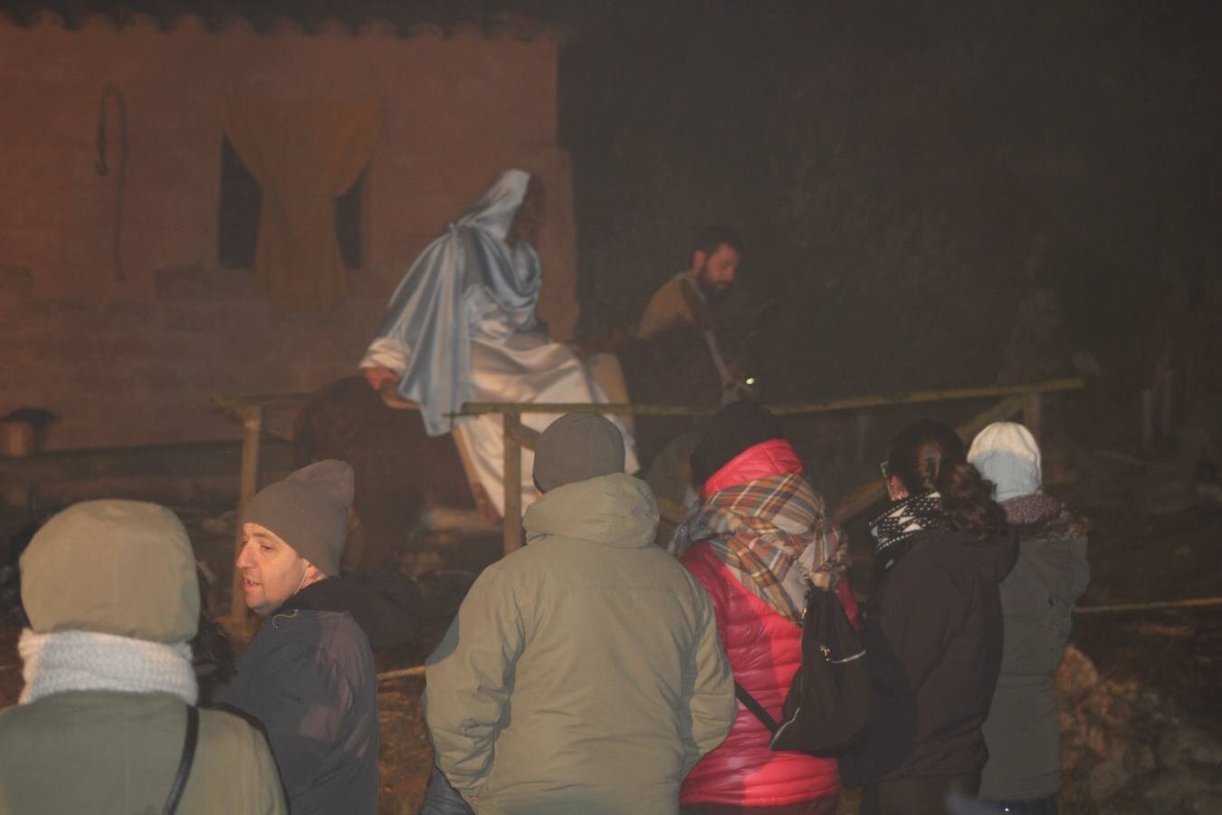 Alcanadre recrea su Nacimiento un año más. En esta ocación envuelto en la niebla.