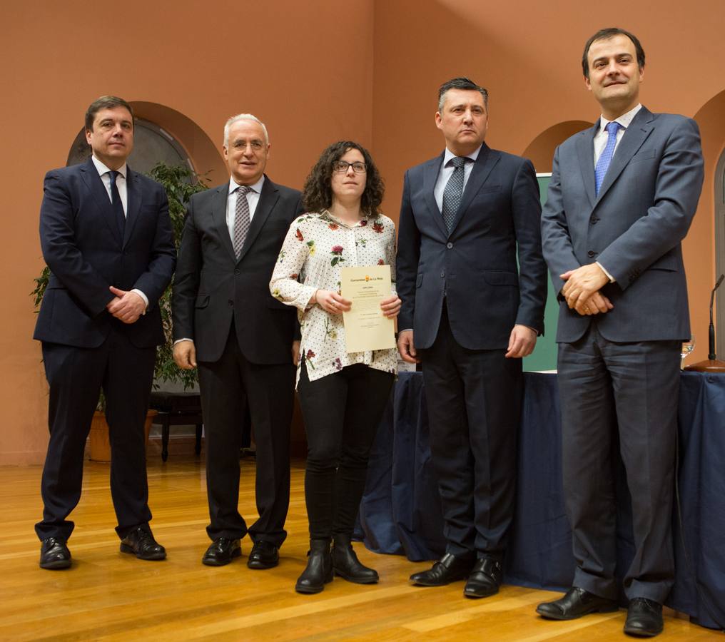 Un total de 57 alumnos y 15 coordinadores y profesores delegados de La Rioja han sido reconocidos hoy como destacados por su "de excelencia académica"