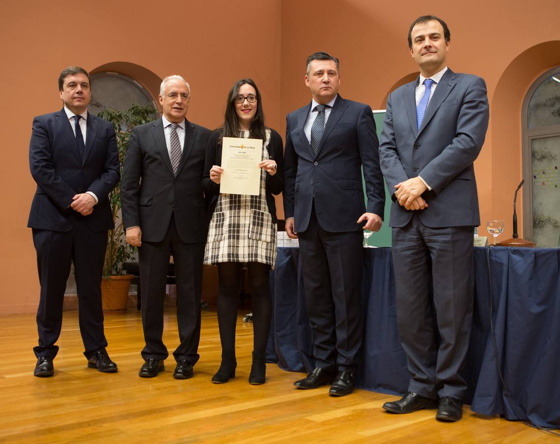 Un total de 57 alumnos y 15 coordinadores y profesores delegados de La Rioja han sido reconocidos hoy como destacados por su "de excelencia académica"