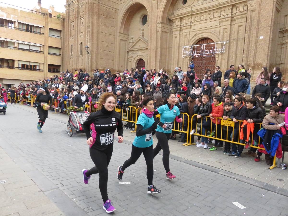 Las imágenes de la carrera de Nochevieja por las calles de Alfaro