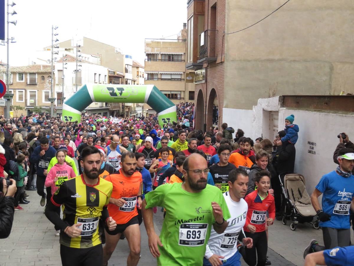 Las imágenes de la carrera de Nochevieja por las calles de Alfaro