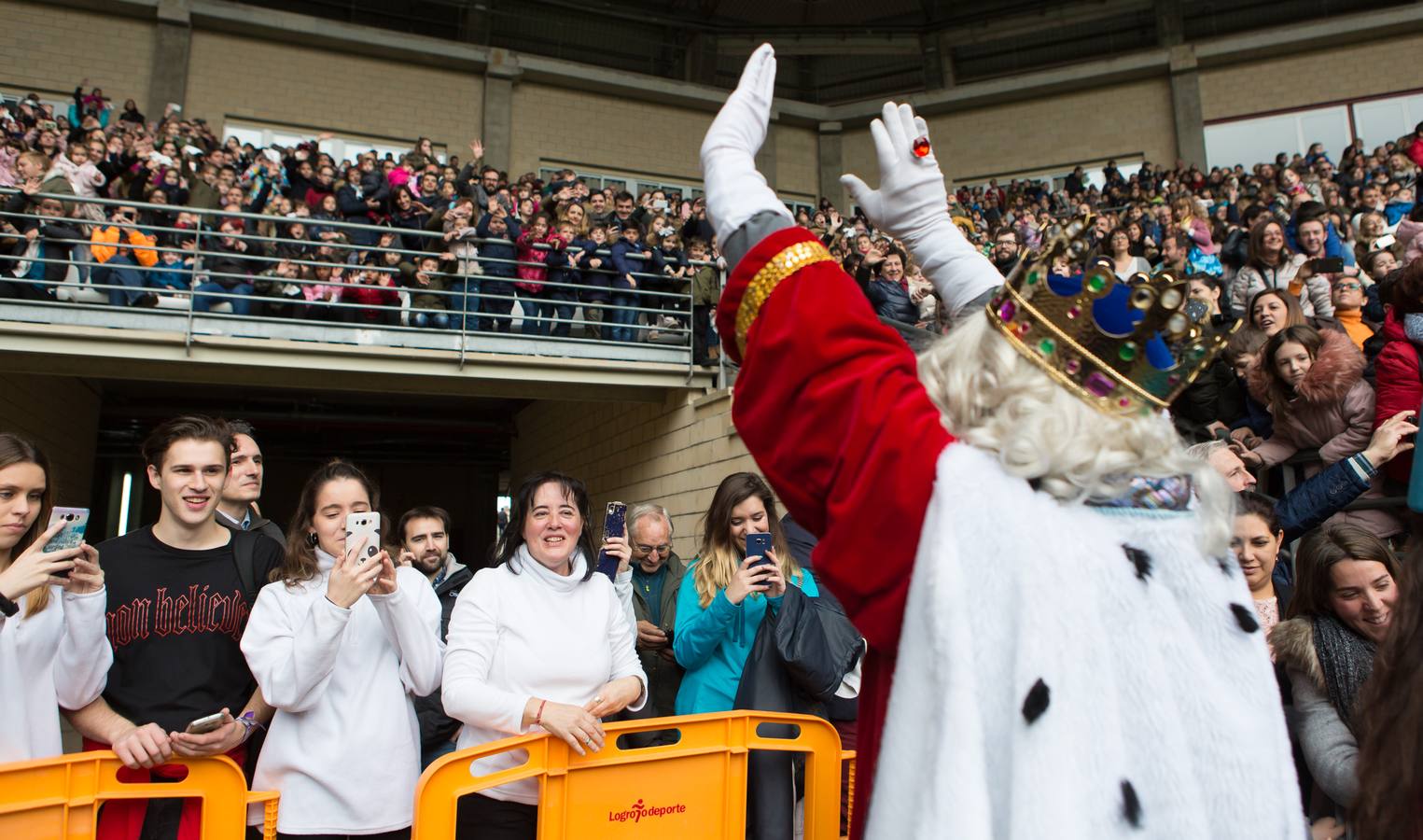 Todos querían darle la mano a Melchor, Gaspar y Baltasar