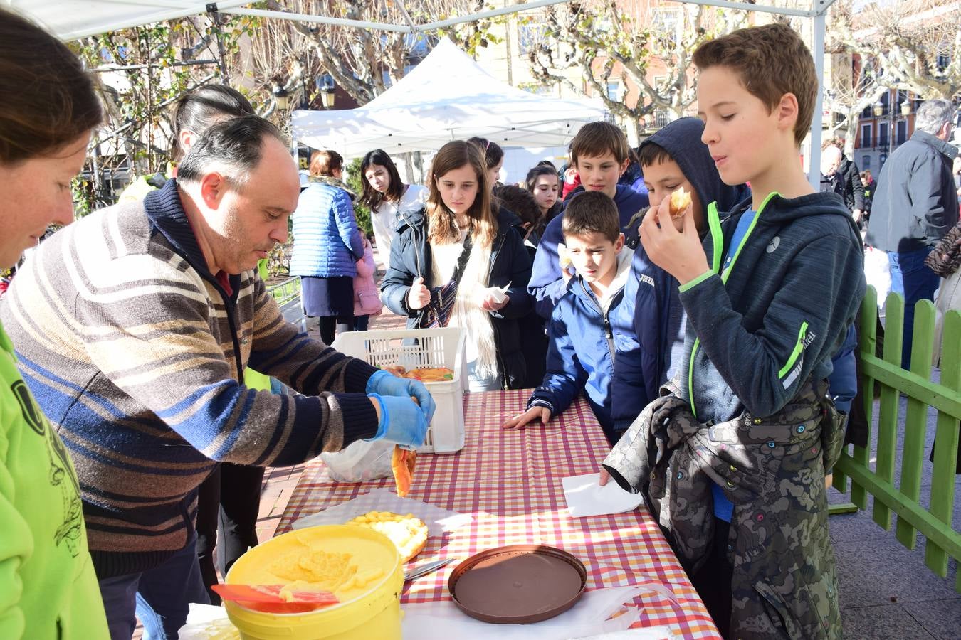 La actividad se enmarca dentro de Logroño es Navidad, el programa que el Ayuntamiento, organiza (con cerca de 400 actividades desde el 15 de diciembre al 7 de enero) con la colaboración de la Cámara de Comercio y de 50 asociaciones y colectivos de la ciudad