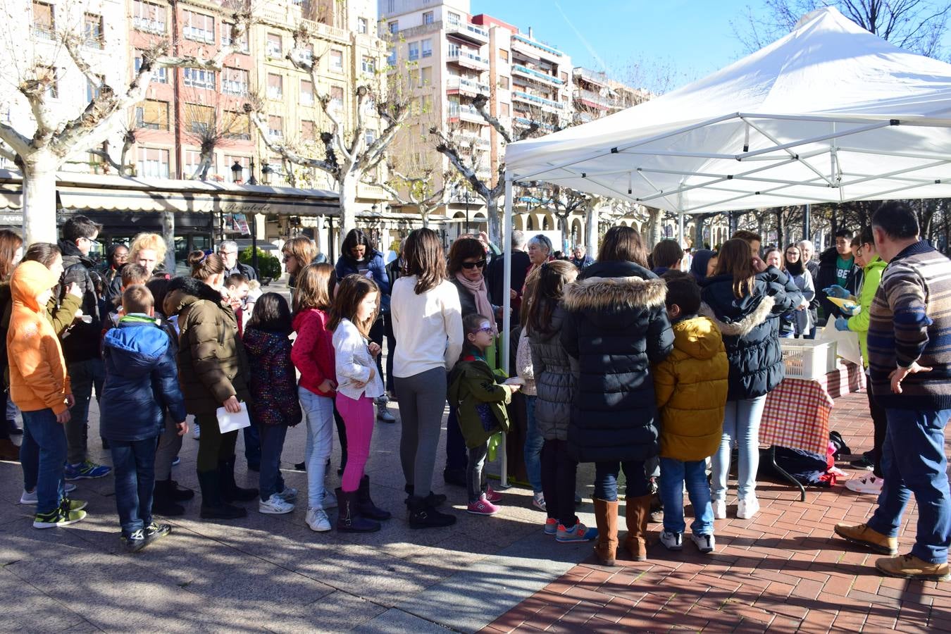 La actividad se enmarca dentro de Logroño es Navidad, el programa que el Ayuntamiento, organiza (con cerca de 400 actividades desde el 15 de diciembre al 7 de enero) con la colaboración de la Cámara de Comercio y de 50 asociaciones y colectivos de la ciudad